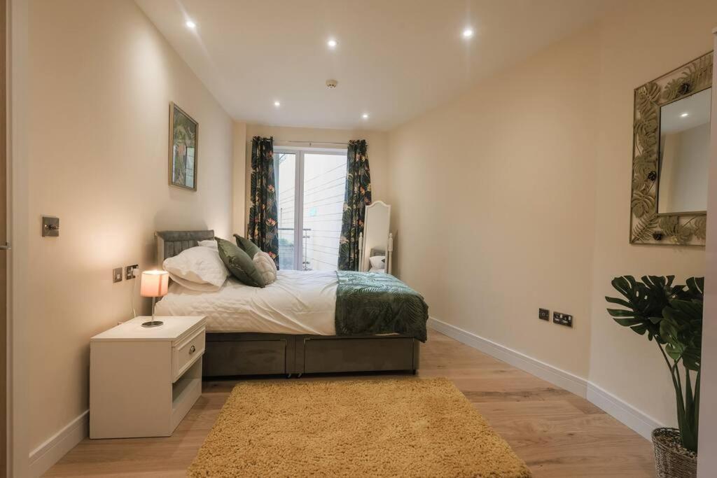 Ocean - 2 Bed Flat Sleeps 6 With Gym Access Apartment Southampton Bagian luar foto