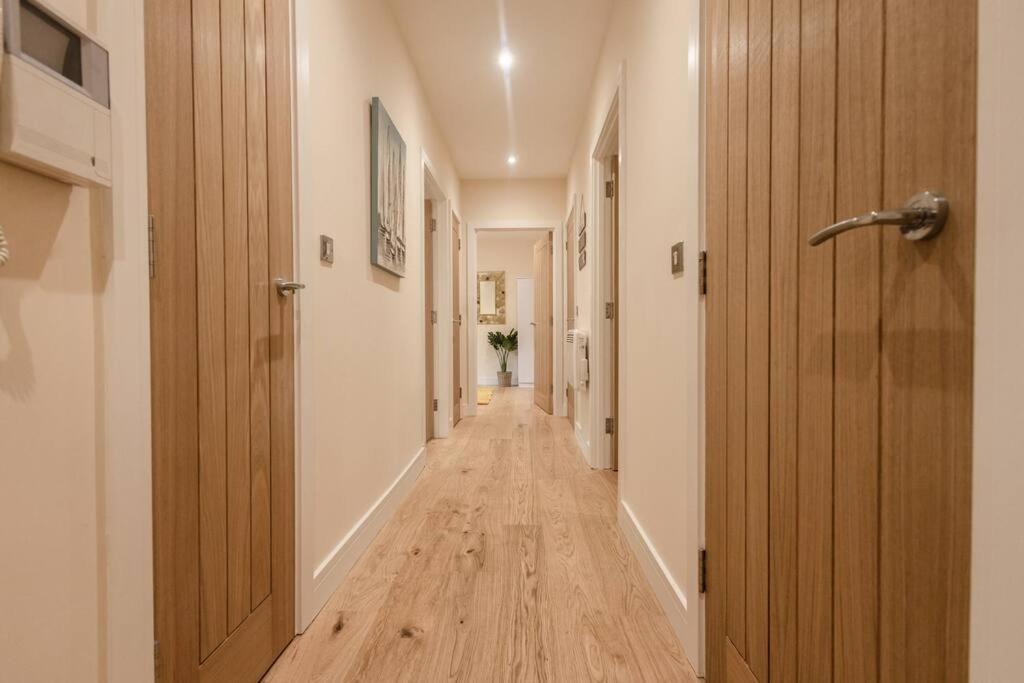 Ocean - 2 Bed Flat Sleeps 6 With Gym Access Apartment Southampton Bagian luar foto