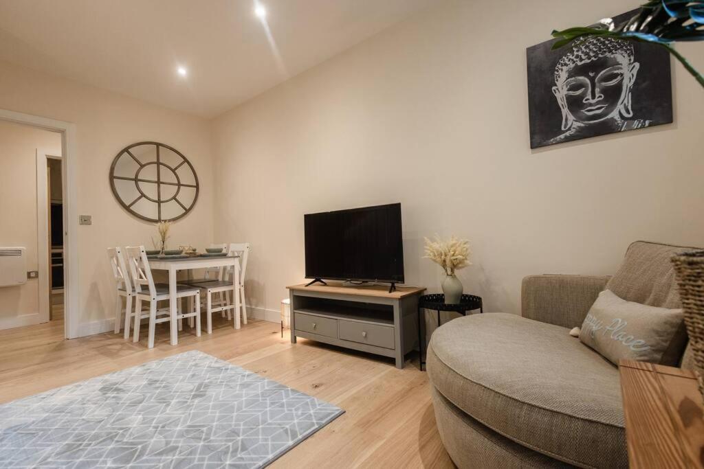 Ocean - 2 Bed Flat Sleeps 6 With Gym Access Apartment Southampton Bagian luar foto