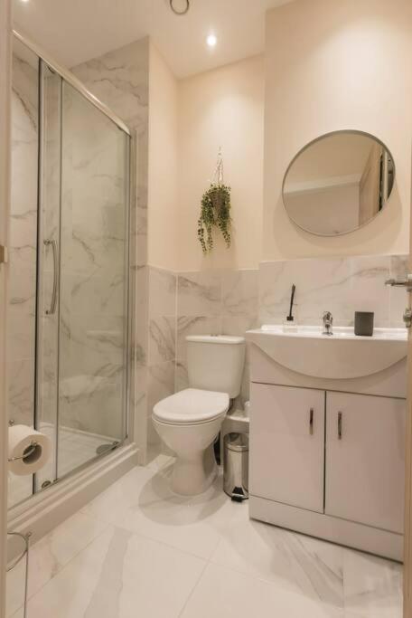 Ocean - 2 Bed Flat Sleeps 6 With Gym Access Apartment Southampton Bagian luar foto