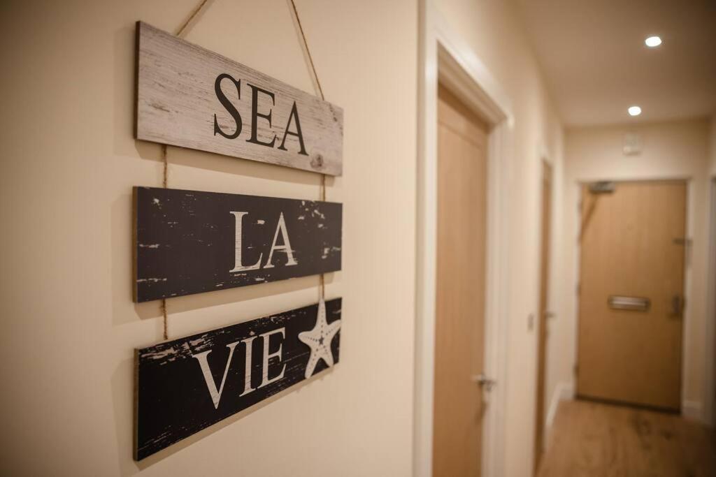 Ocean - 2 Bed Flat Sleeps 6 With Gym Access Apartment Southampton Bagian luar foto